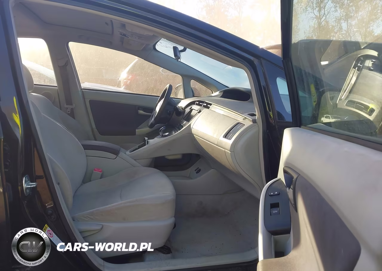 2011 Toyota Prius Three VIN:JTDKN3DU6B5340364 - 5