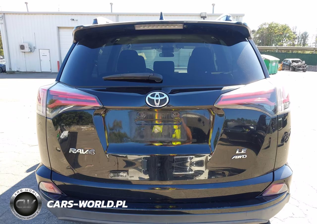 2018 Toyota Rav4 Le VIN:2T3BFREV3JW738517 - 17