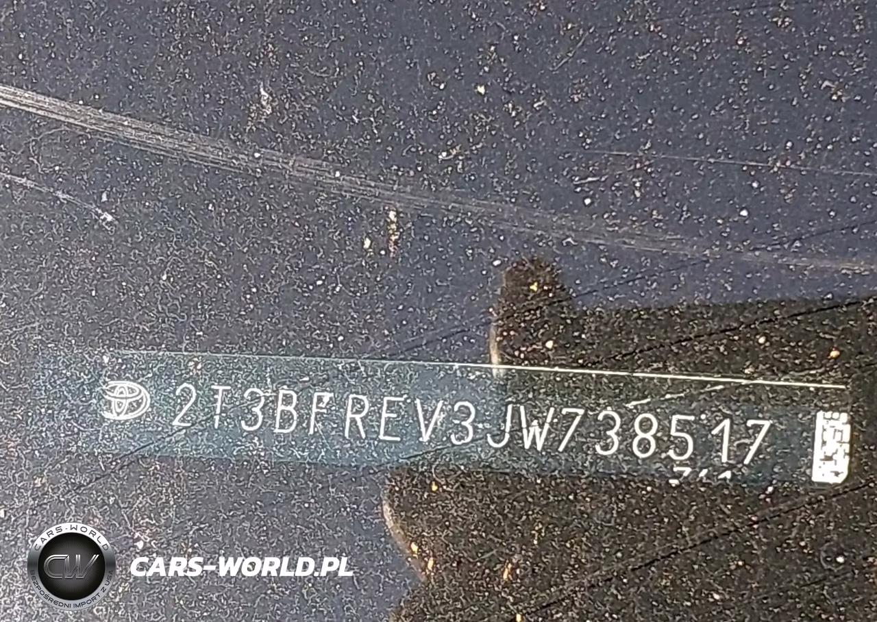 2018 Toyota Rav4 Le VIN:2T3BFREV3JW738517 - 18