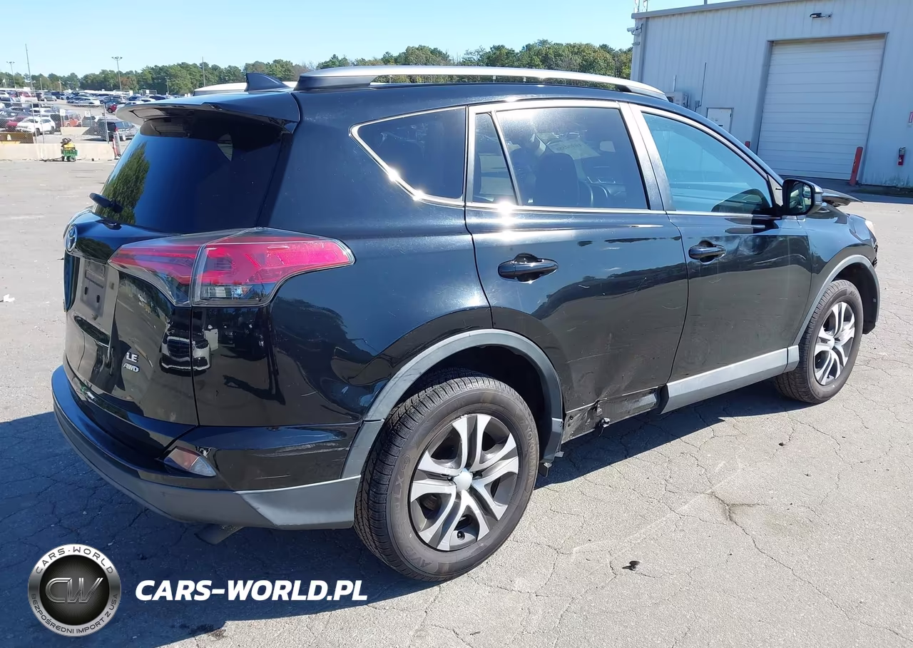 2018 Toyota Rav4 Le VIN:2T3BFREV3JW738517 - 4