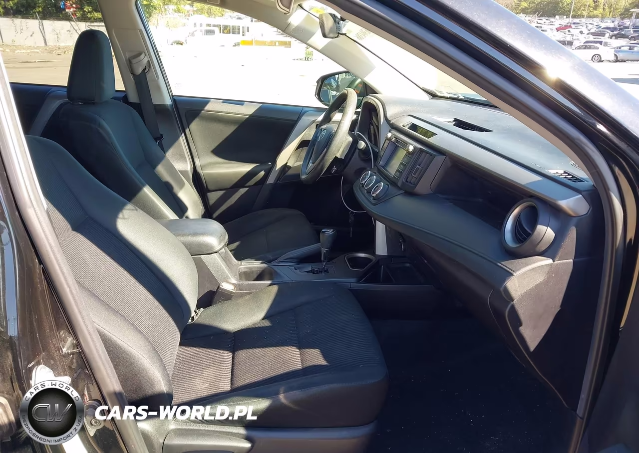 2018 Toyota Rav4 Le VIN:2T3BFREV3JW738517 - 5