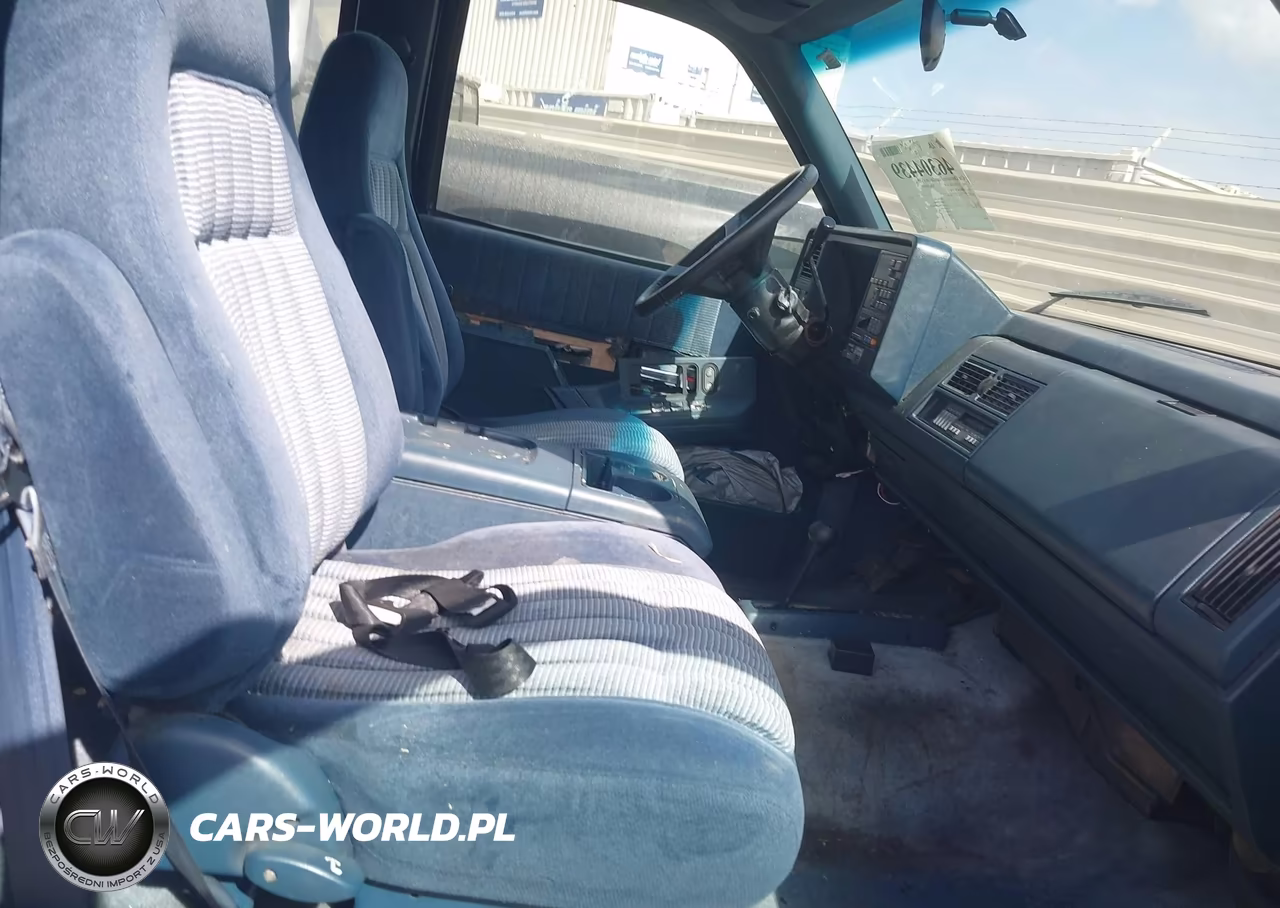 1994 Chevrolet Suburban K2500 VIN:1GNGK26F0RJ350839 - 5