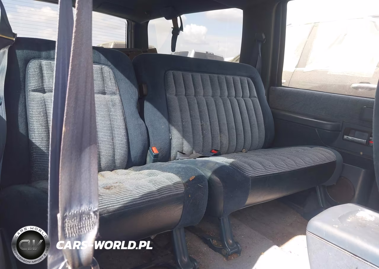 1994 Chevrolet Suburban K2500 VIN:1GNGK26F0RJ350839 - 8