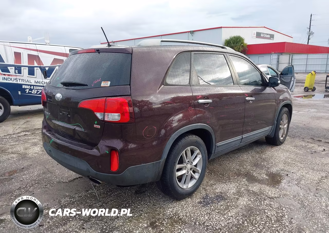 2015 Kia Sorento Lx VIN:5XYKT3A63FG567584 - 4