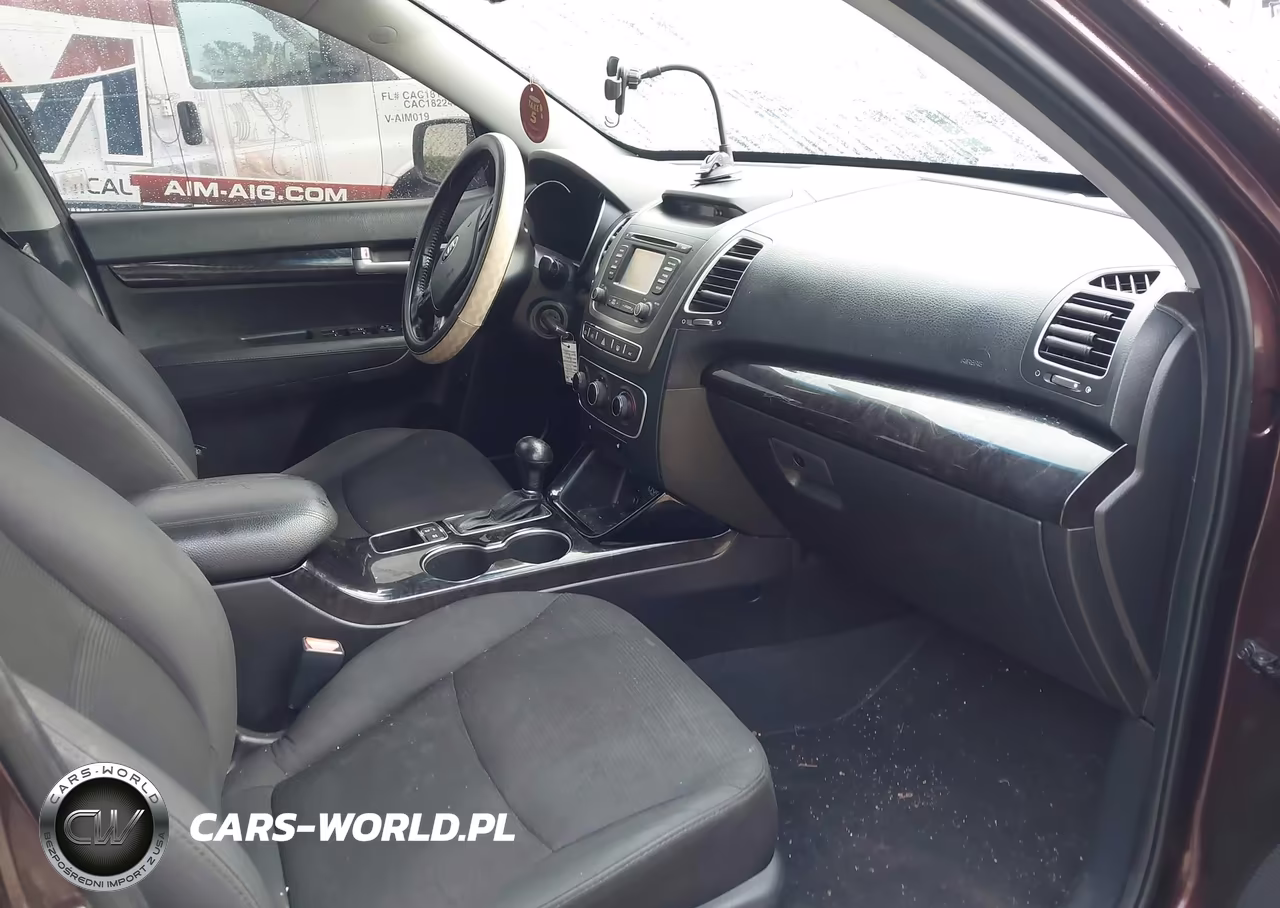 2015 Kia Sorento Lx VIN:5XYKT3A63FG567584 - 5