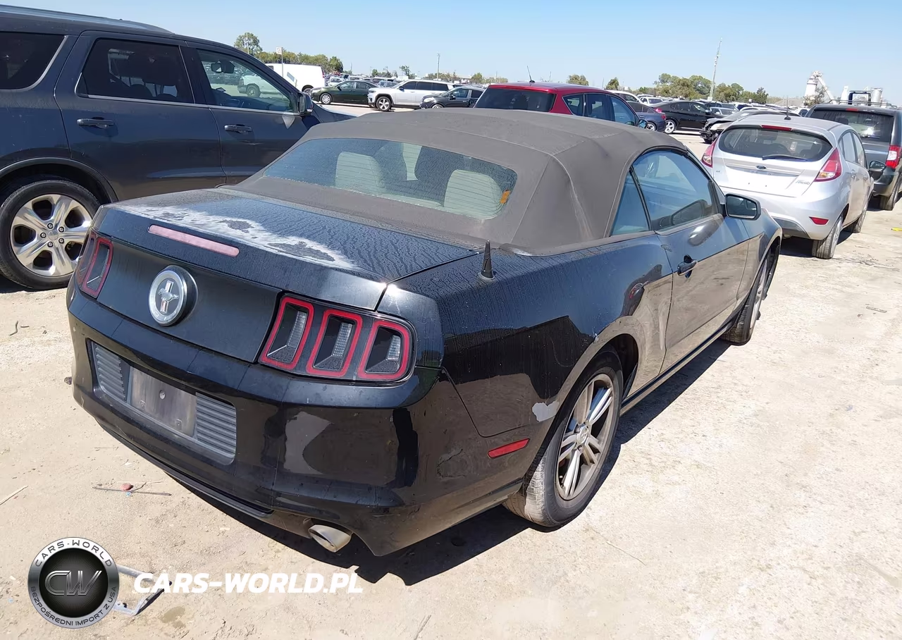 2014 Ford Mustang V6 VIN:1ZVBP8EM0E5281612 - 4