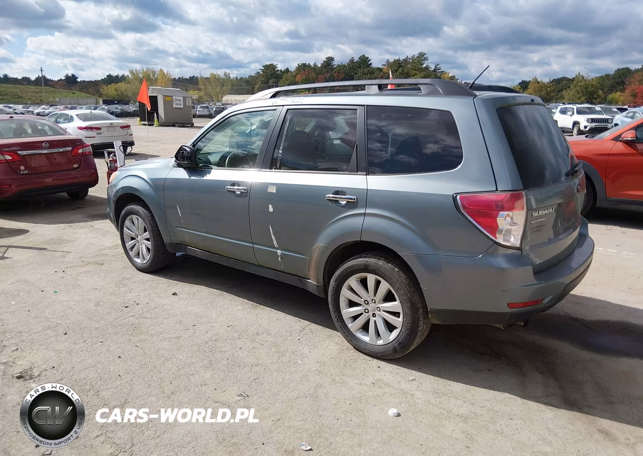 2011 Subaru Forester 2.5X Premium VIN:JF2SHACCXBH762948 - 3