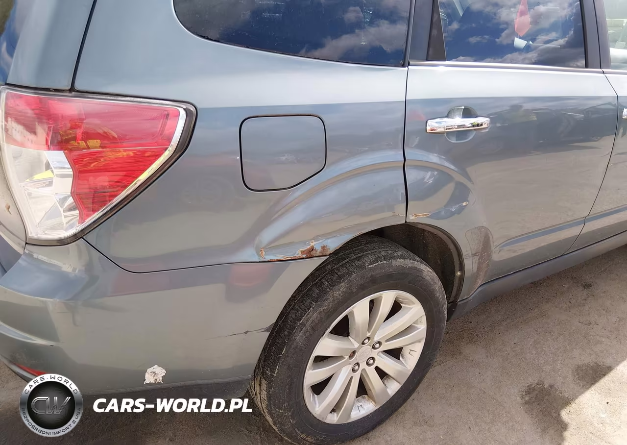 2011 Subaru Forester 2.5X Premium VIN:JF2SHACCXBH762948 - 6