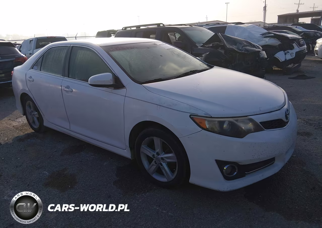 2014 Toyota Camry Se – zdjęcie 1 z 6