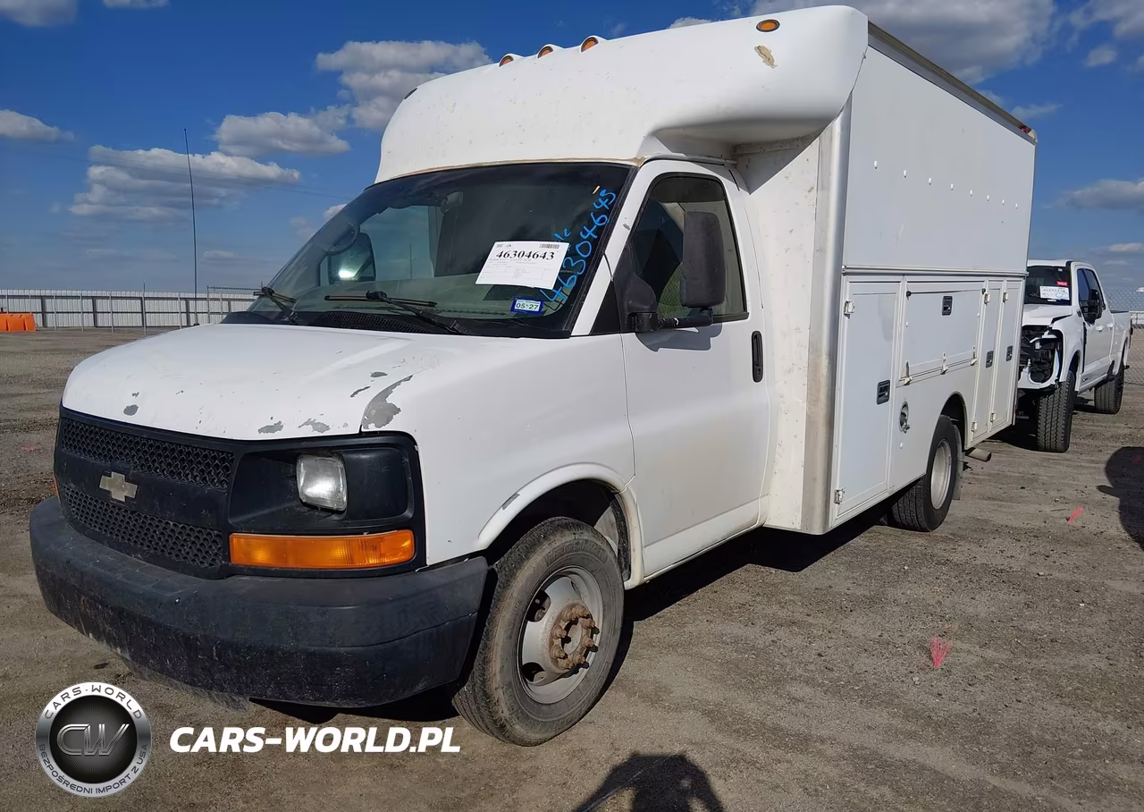2007 Chevrolet Express Cutaway Work Van VIN:1GBJG31U471139981 - 2