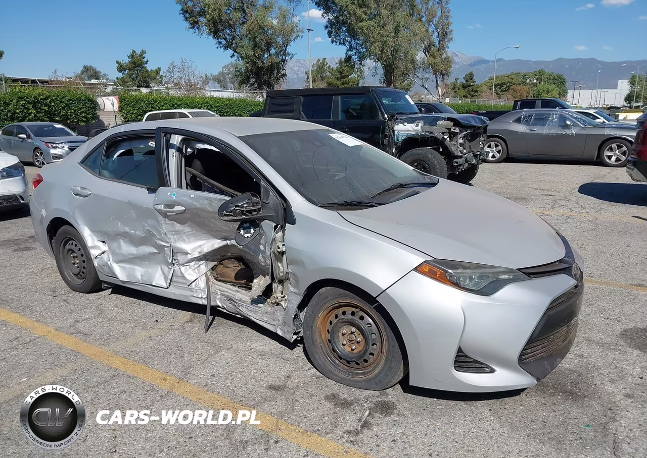 2018 Toyota Corolla Le VIN:2T1BURHE4JC086406 - 1