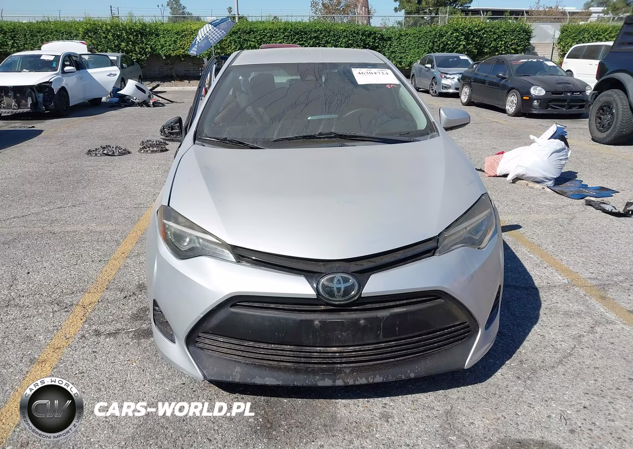 2018 Toyota Corolla Le VIN:2T1BURHE4JC086406 - 12