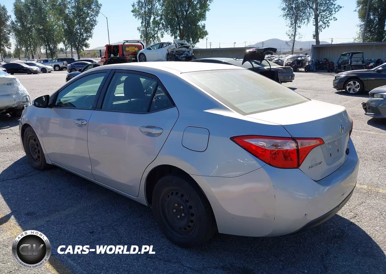 2018 Toyota Corolla Le VIN:2T1BURHE4JC086406 - 3