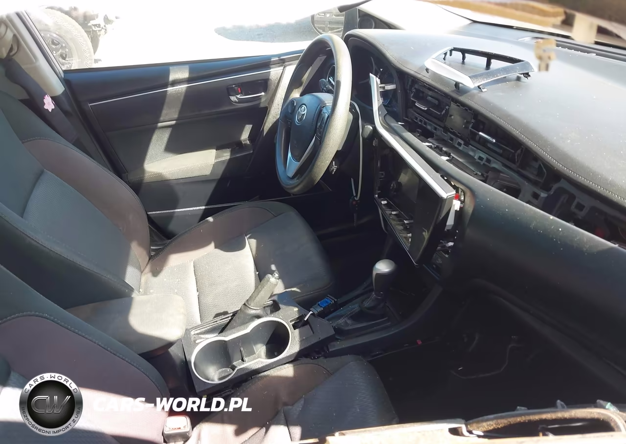 2018 Toyota Corolla Le VIN:2T1BURHE4JC086406 - 5