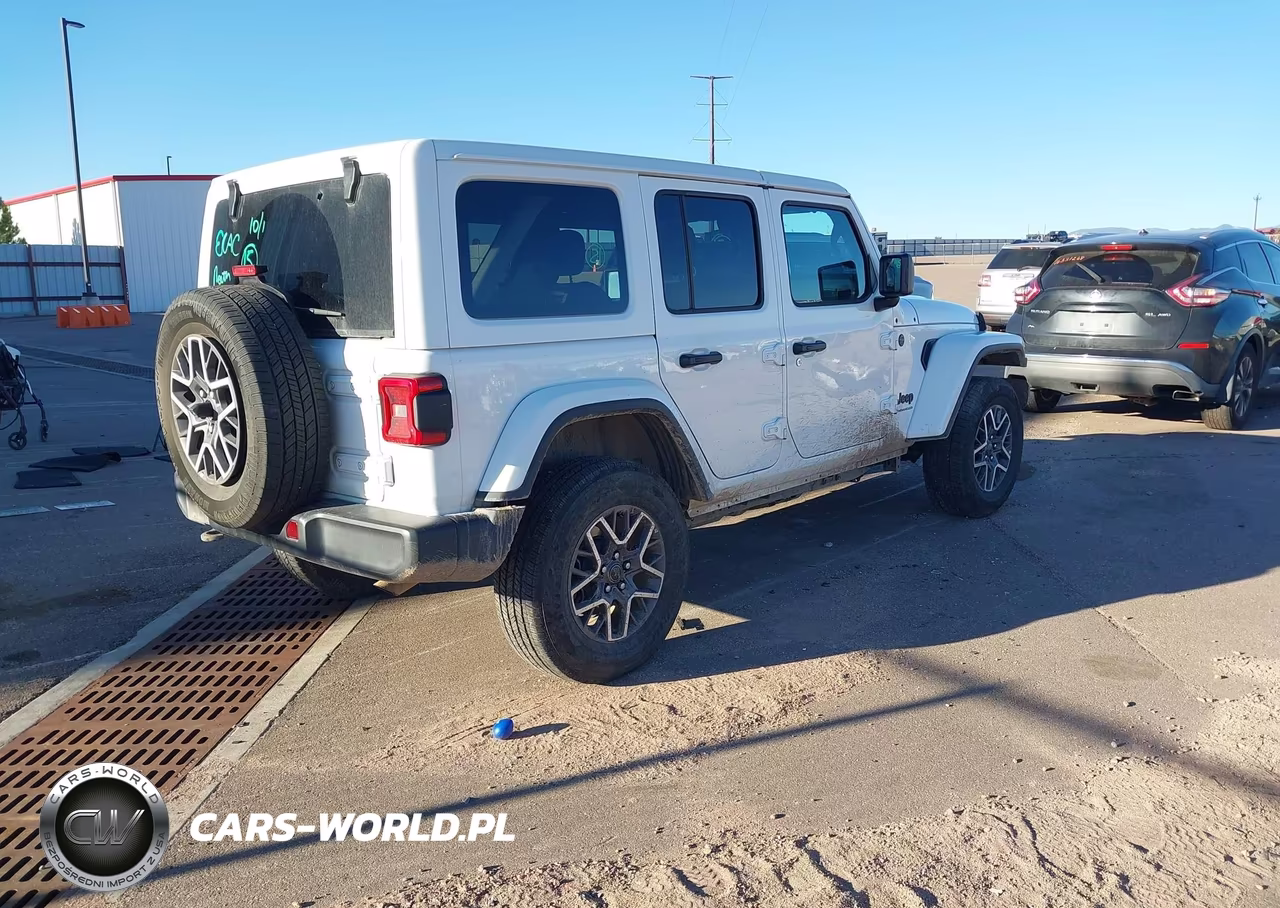 2025 Jeep Wrangler 4-Door Sahara 4X4 VIN:1C4PJXEN6SW592366 - 4