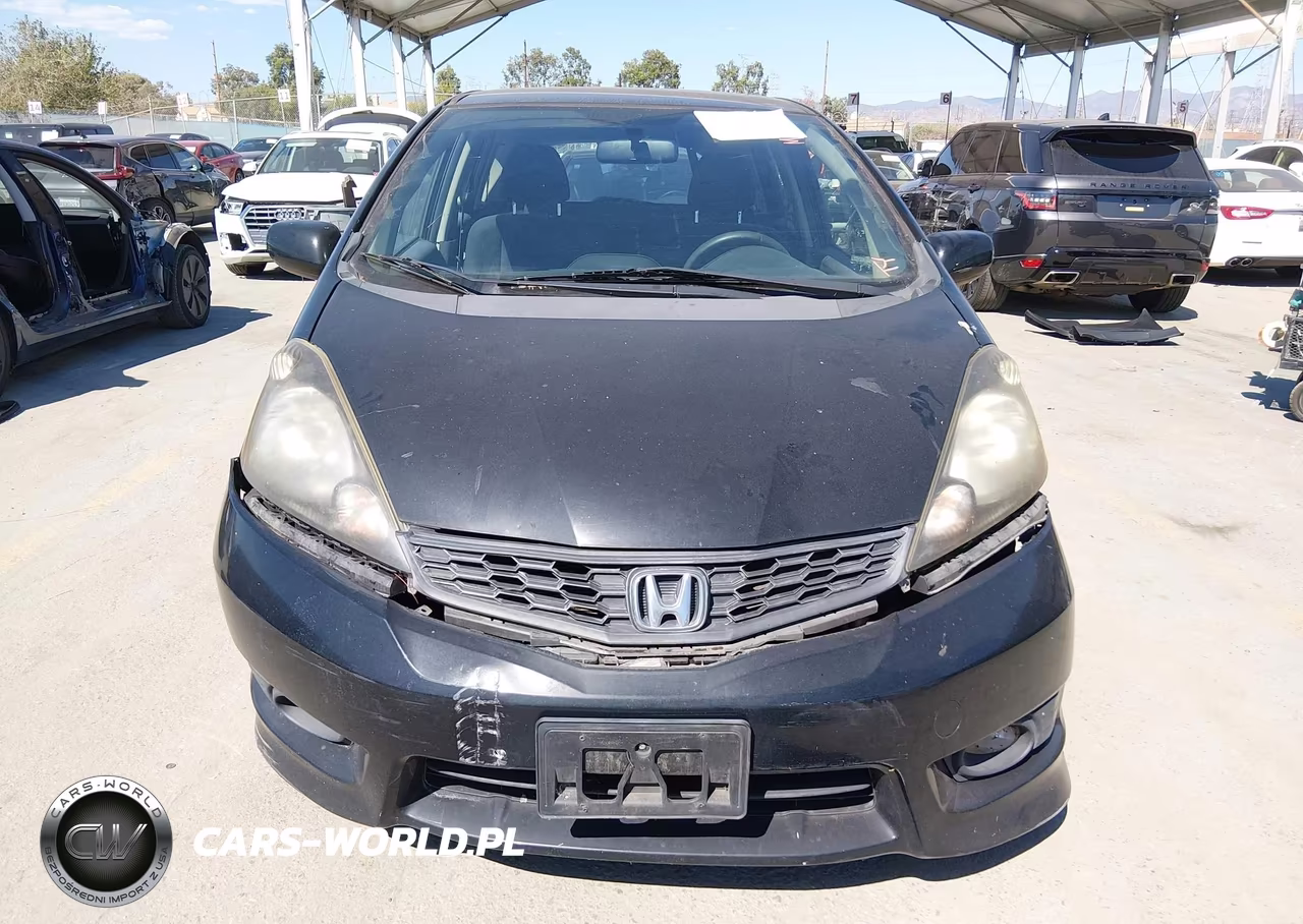 2013 Honda Fit Sport VIN:JHMGE8H53DC042843 - 13