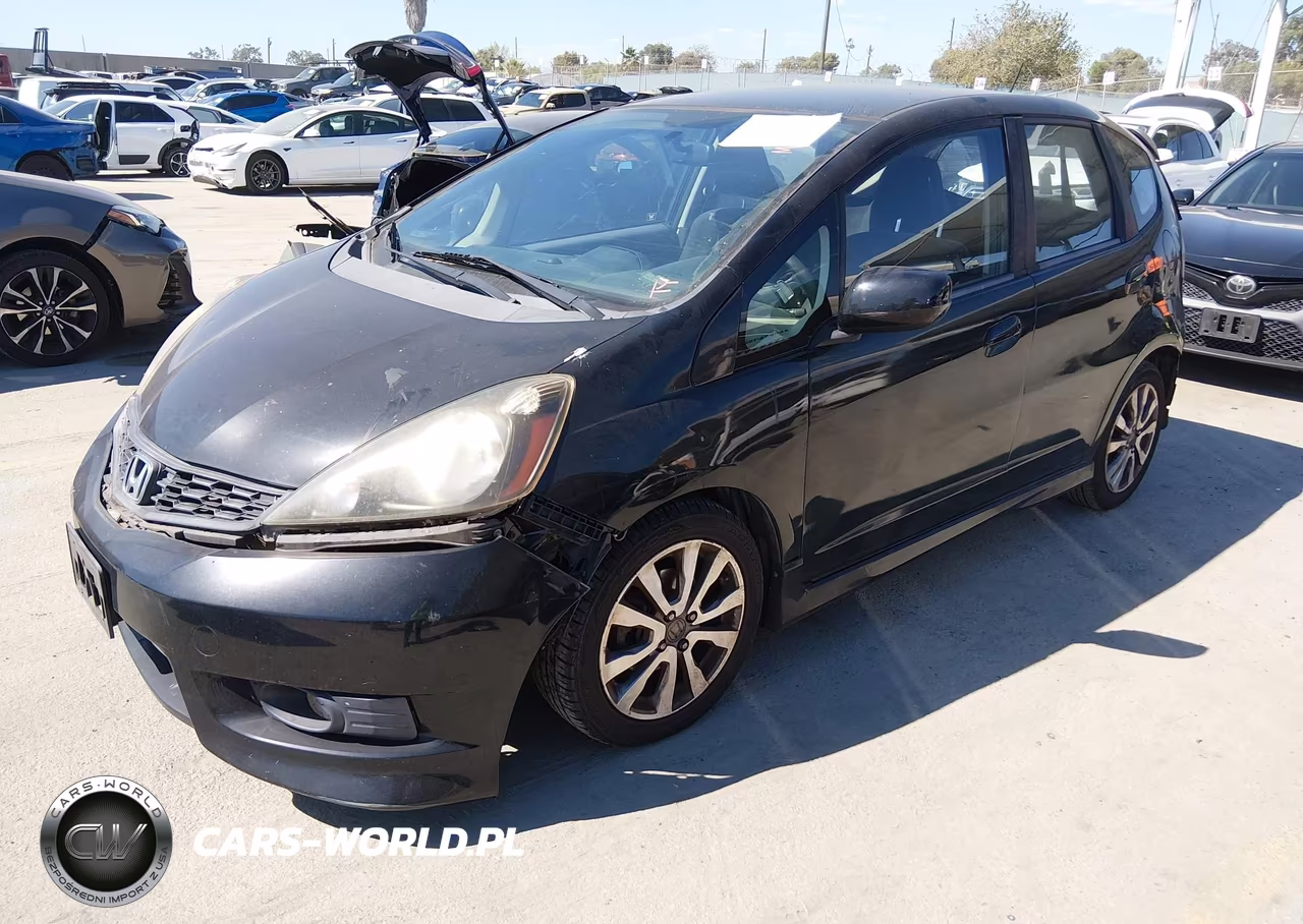 2013 Honda Fit Sport VIN:JHMGE8H53DC042843 - 2