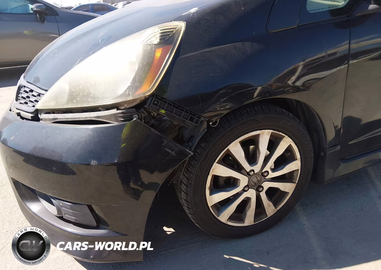 2013 Honda Fit Sport VIN:JHMGE8H53DC042843 - 21