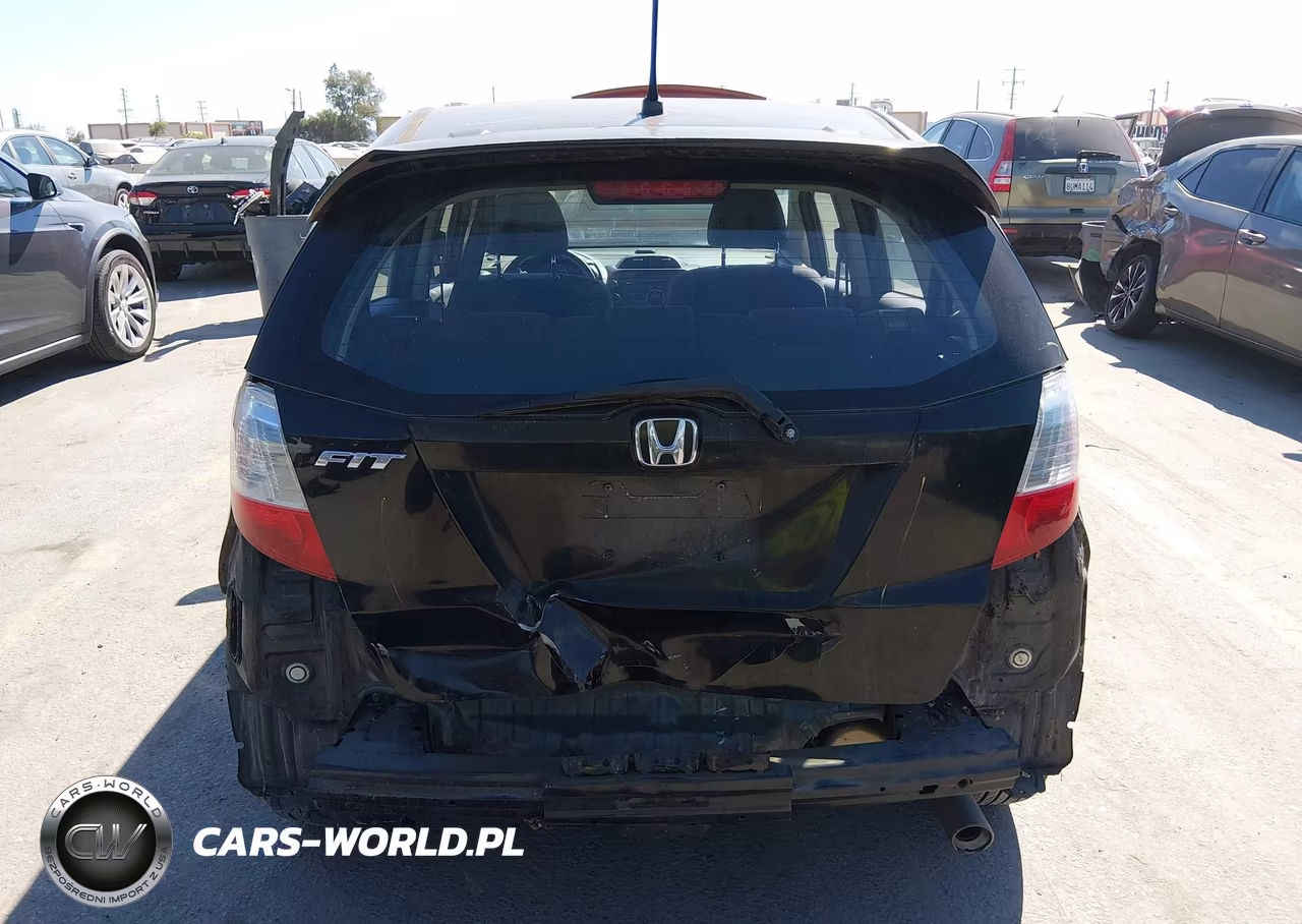 2013 Honda Fit Sport VIN:JHMGE8H53DC042843 - 6