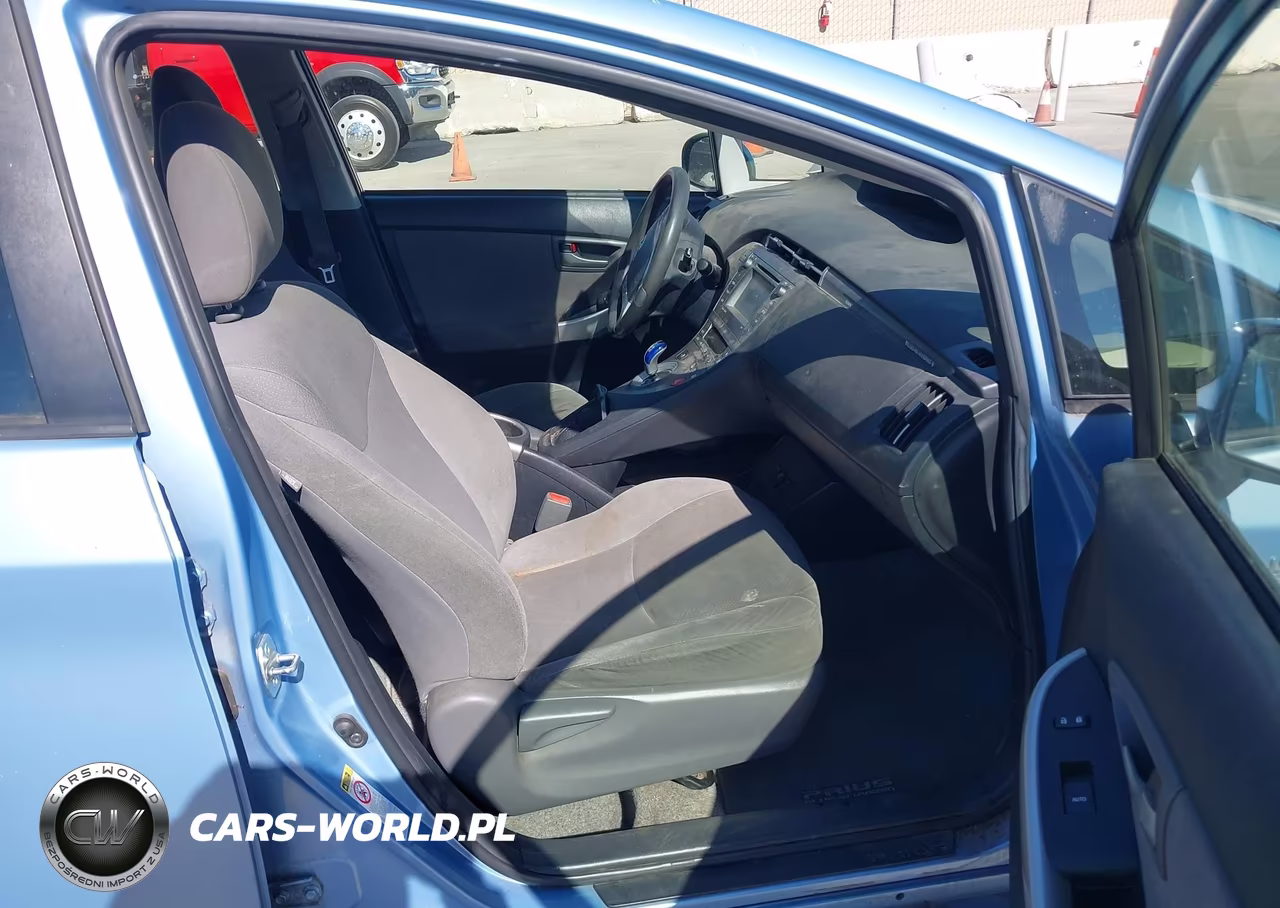 2014 Toyota Prius Plug-In VIN:JTDKN3DP4E3053082 - 5