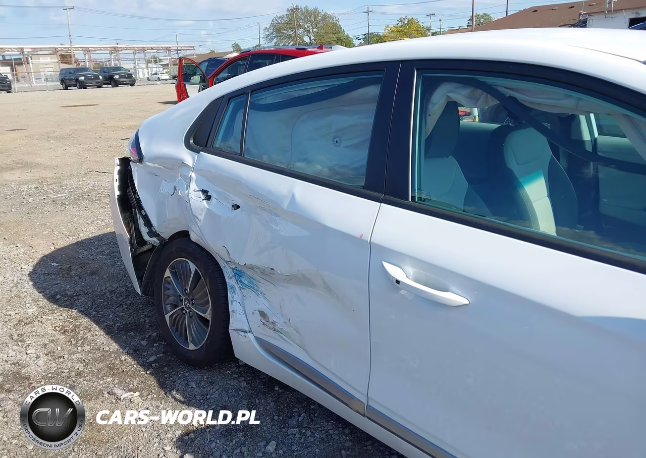 2020 Hyundai Ioniq Plug-In Hybrid Se VIN:KMHC65LDXLU231746 - 6