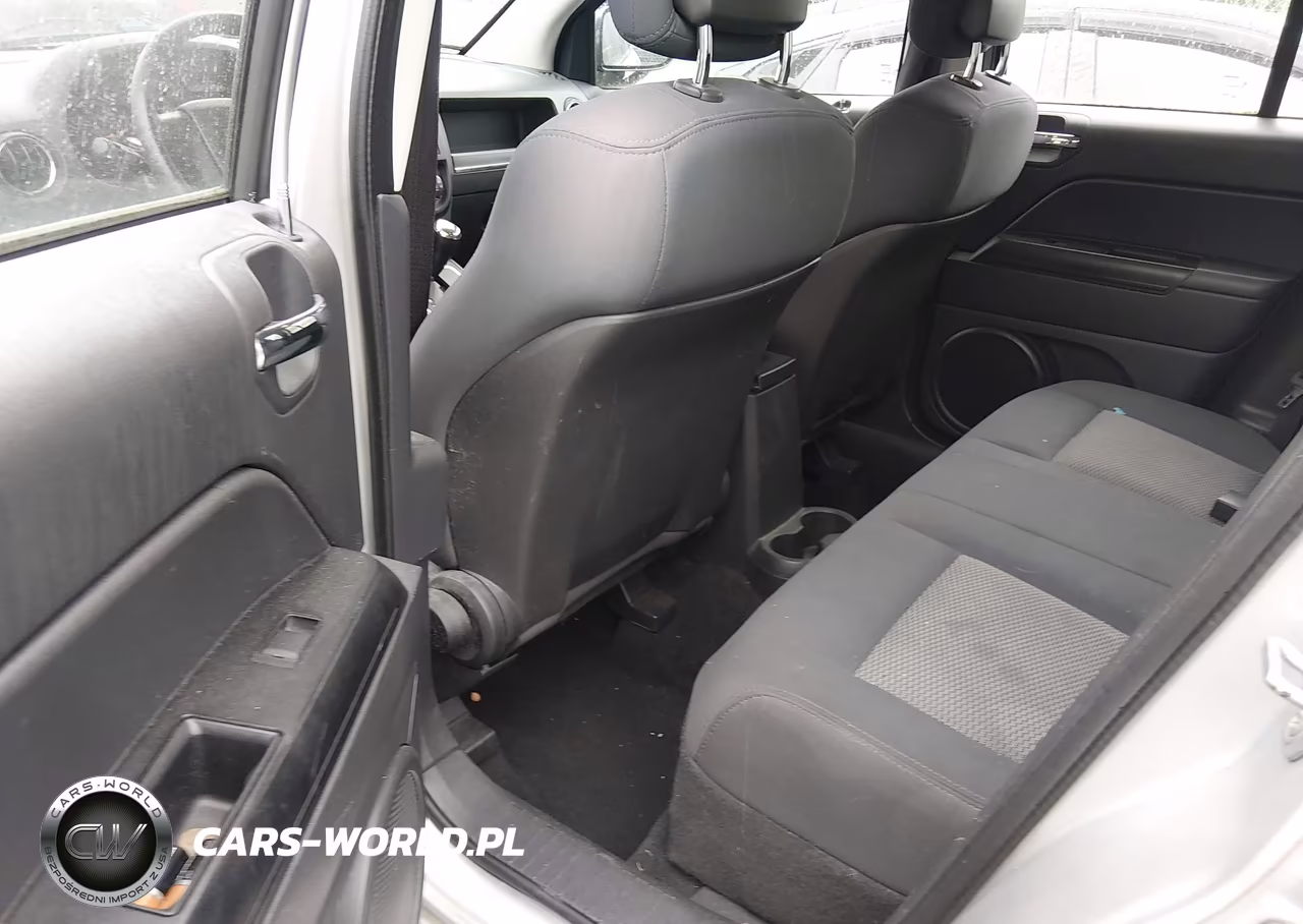 2010 Jeep Compass Sport VIN:1J4NF4FB8AD601648 - 8