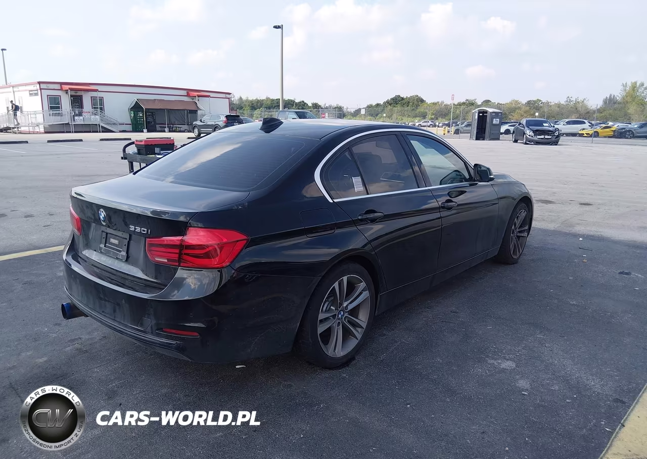 2018 BMW 330I VIN:WBA8B9C52JEE81110 - 4