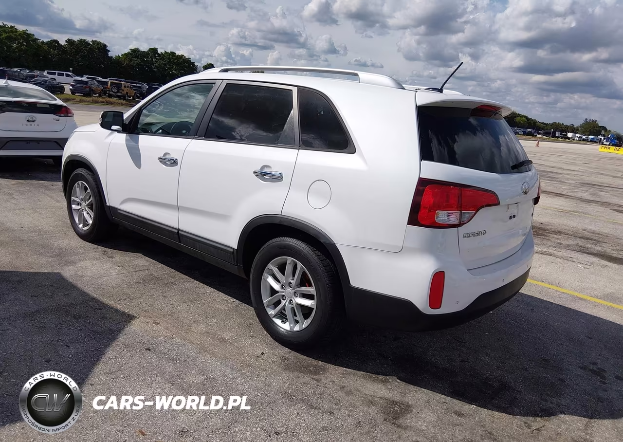 2014 Kia Sorento Lx VIN:5XYKT3A65EG481899 - 3