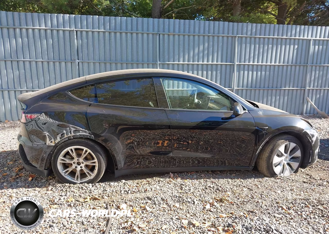 2022 Tesla Model Y Long Range Dual Motor All-Wheel Drive VIN:7SAYGAEE3NF365647 - 13