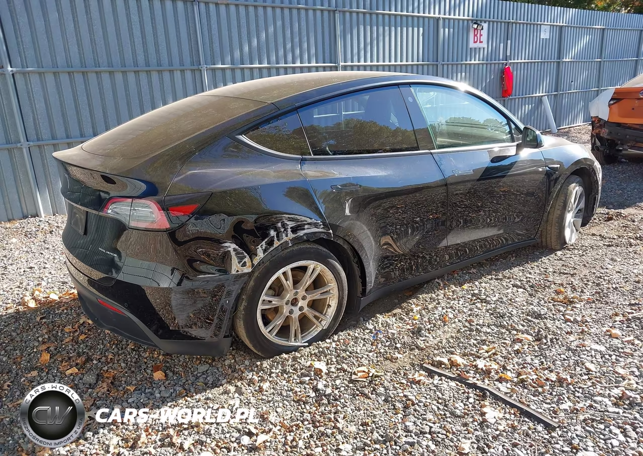 2022 Tesla Model Y Long Range Dual Motor All-Wheel Drive VIN:7SAYGAEE3NF365647 - 4