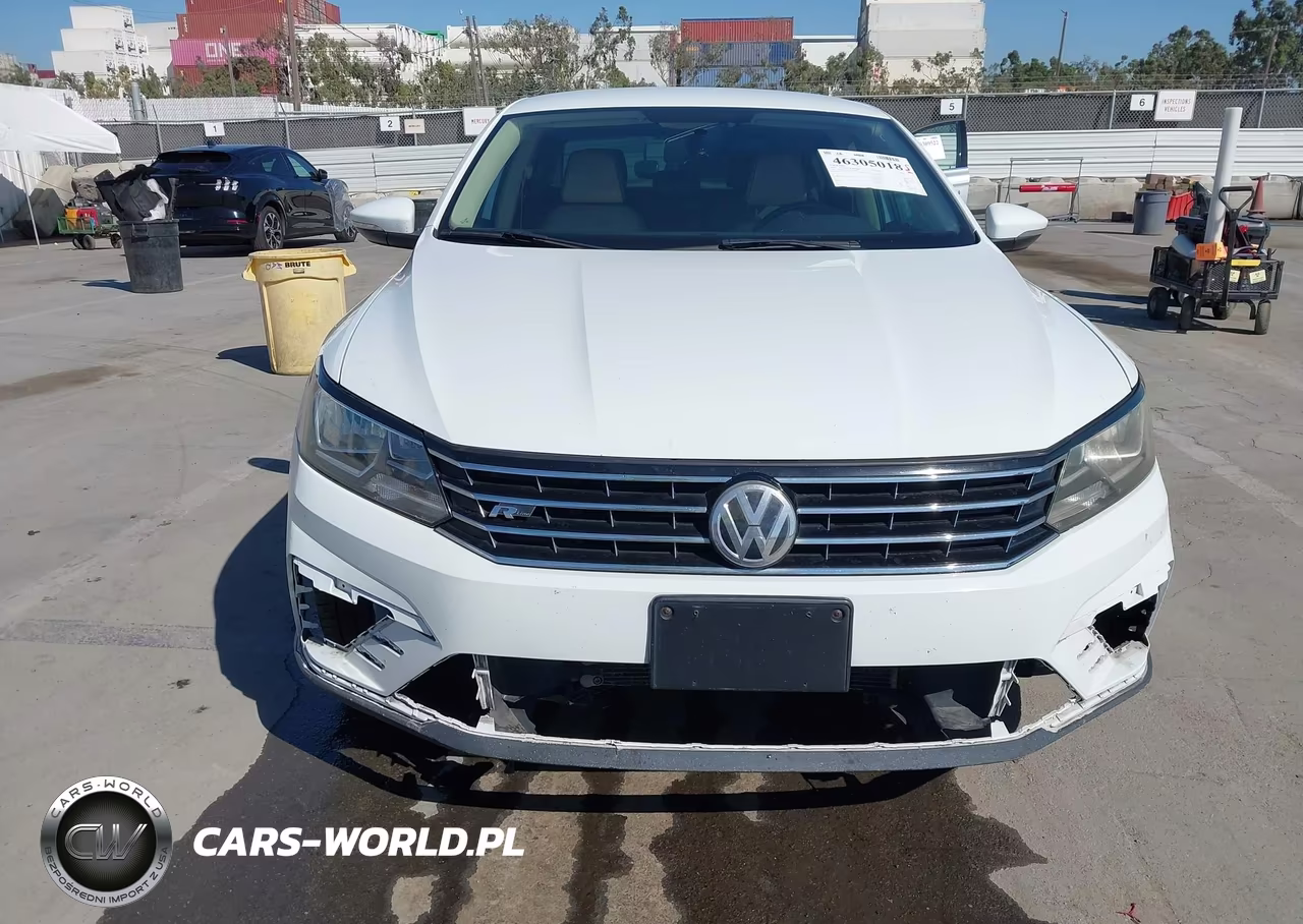2017 Volkswagen Passat 1.8T R-Line VIN:1VWDT7A35HC050782 - 11