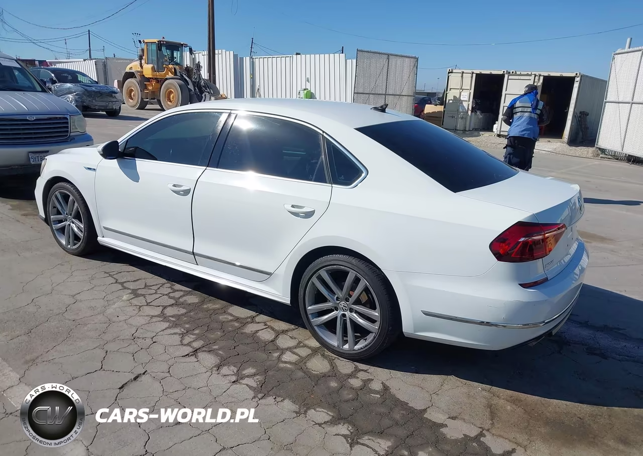 2017 Volkswagen Passat 1.8T R-Line VIN:1VWDT7A35HC050782 - 3