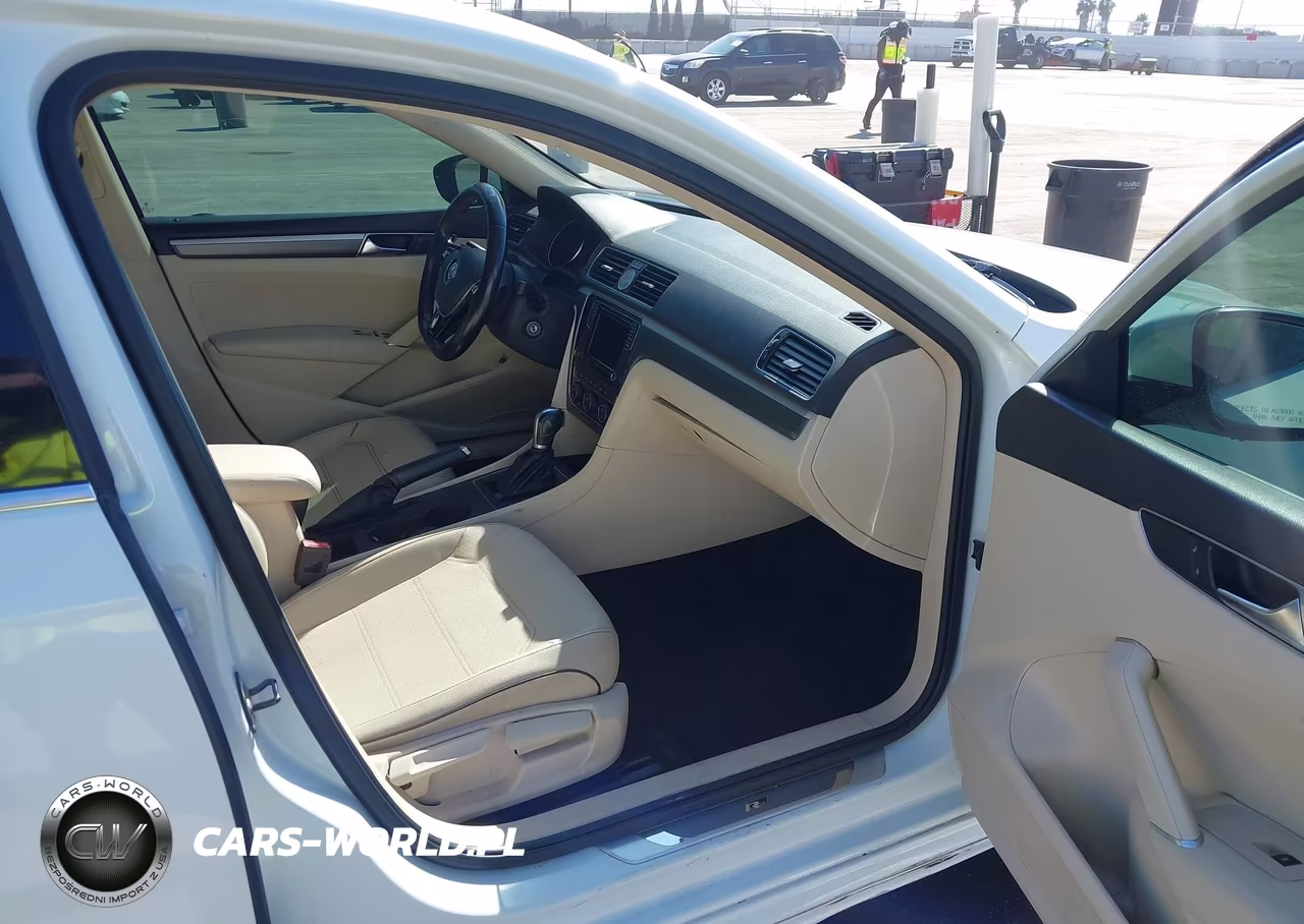 2017 Volkswagen Passat 1.8T R-Line VIN:1VWDT7A35HC050782 - 5