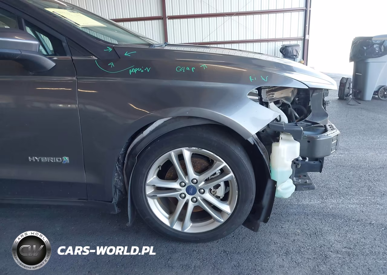 2018 Ford Fusion Hybrid S VIN:3FA6P0UU4JR279091 - 16