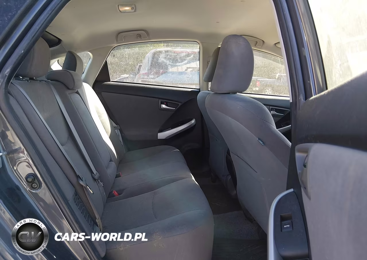2013 Toyota Prius Two VIN:JTDKN3DU7D5631281 - 8