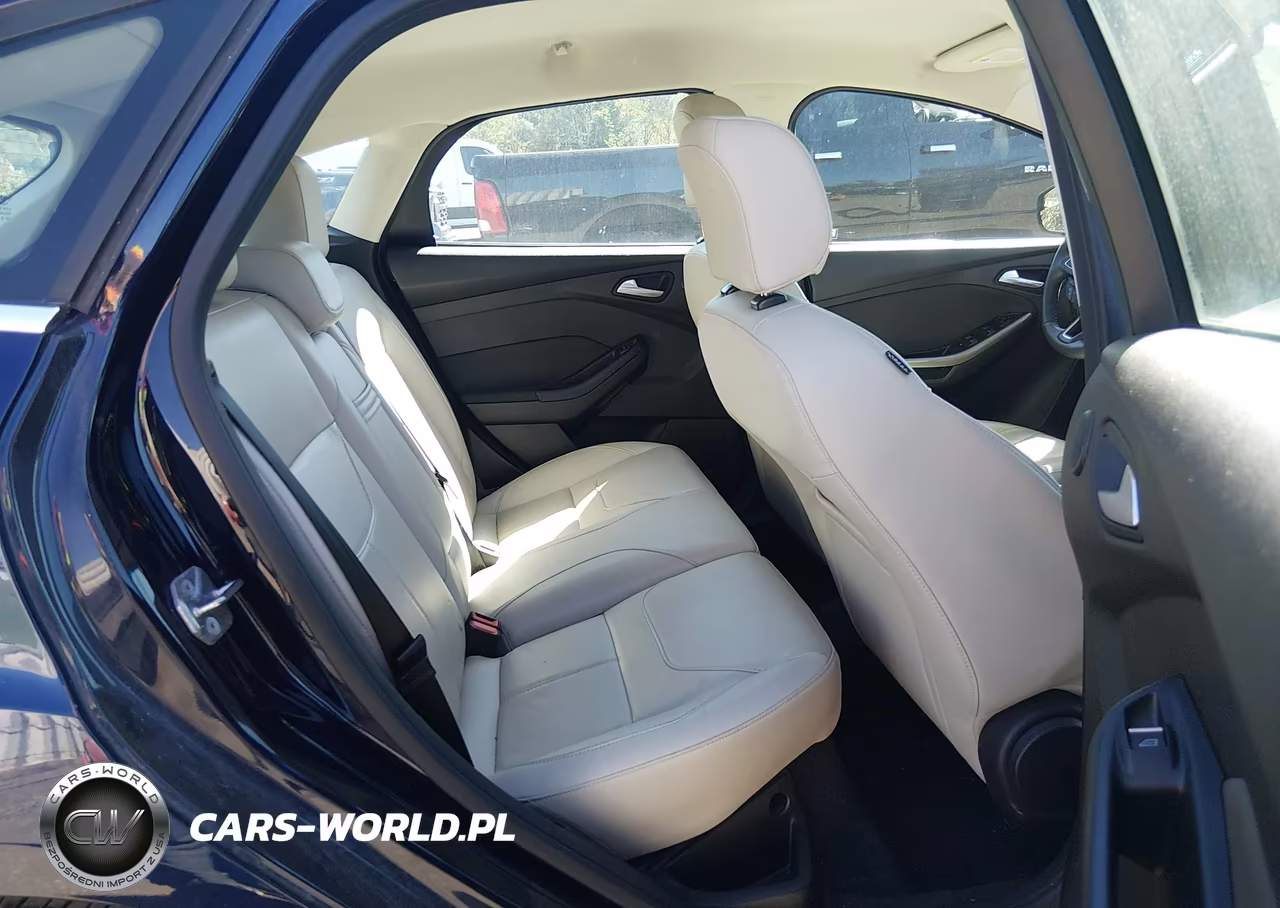 2016 Ford Focus Titanium VIN:1FADP3N27GL299610 - 8