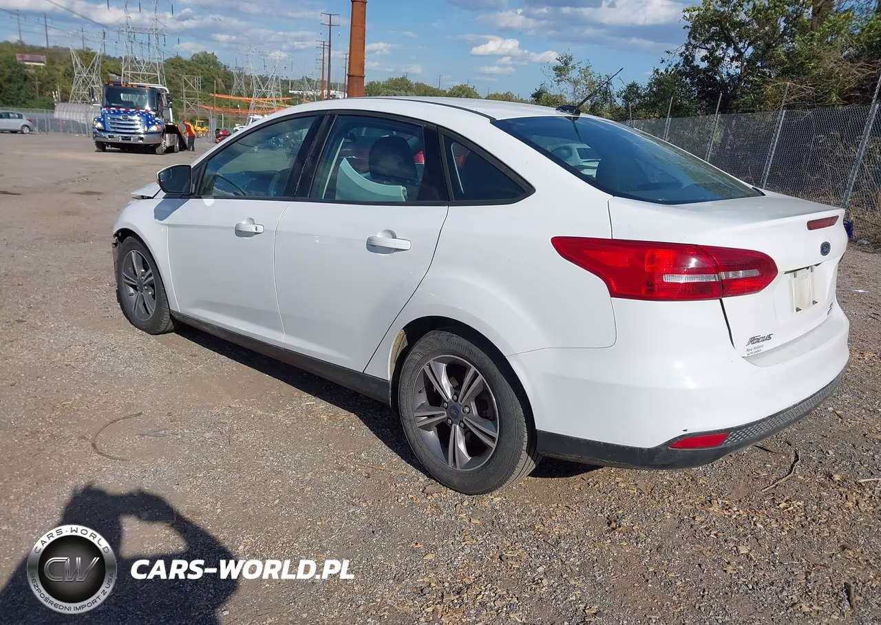 2017 Ford Focus Se VIN:1FADP3FE4HL259950 - 3