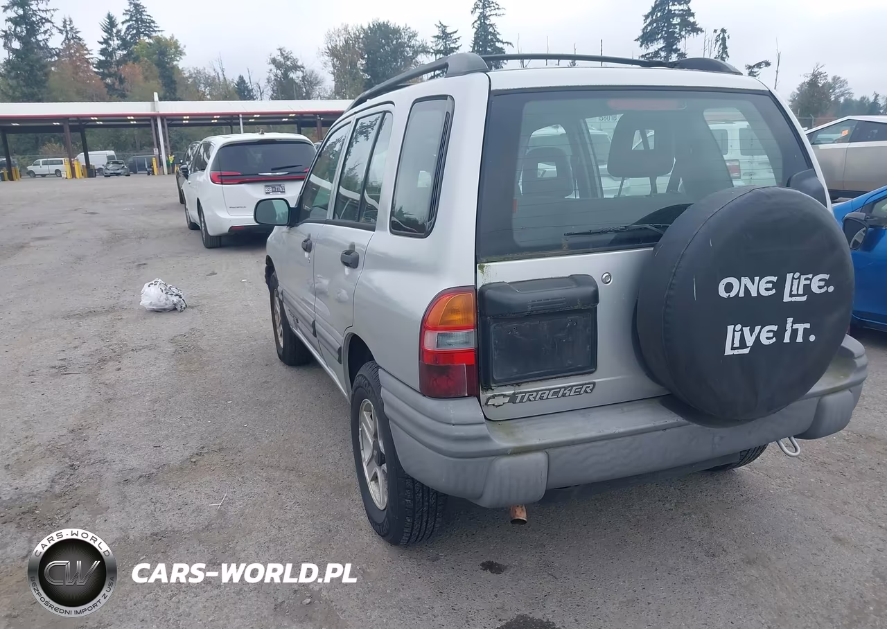 2002 Chevrolet Tracker Hard Top Base VIN:2CNBJ13C526918706 - 3
