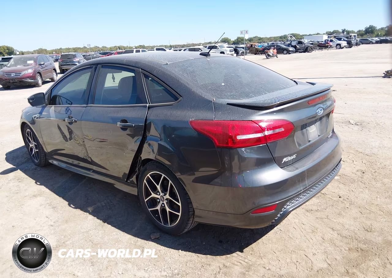 2016 Ford Focus Se VIN:1FADP3F2XGL293363 - 3