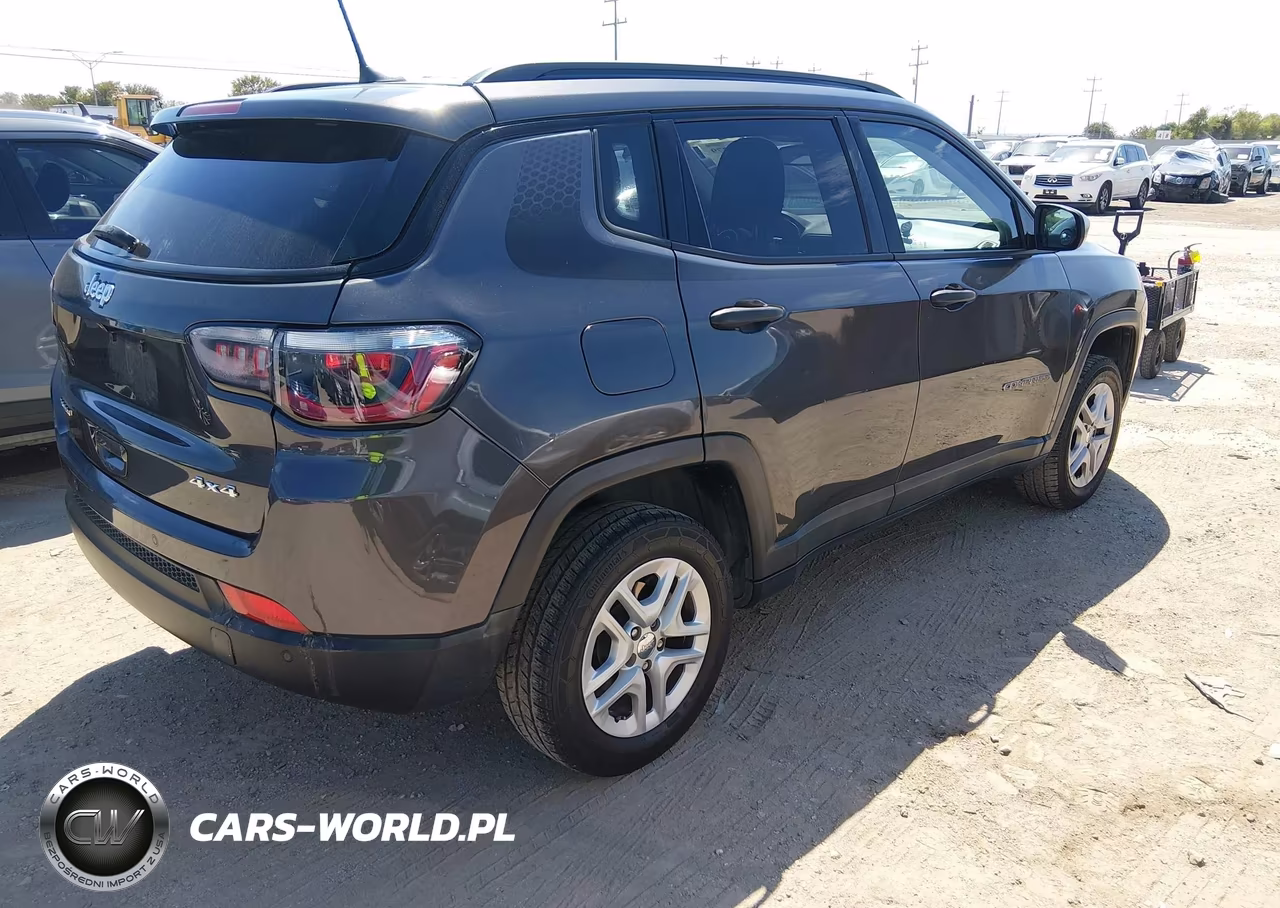 2018 Jeep Compass Sport 4X4 VIN:3C4NJDAB4JT190917 - 4