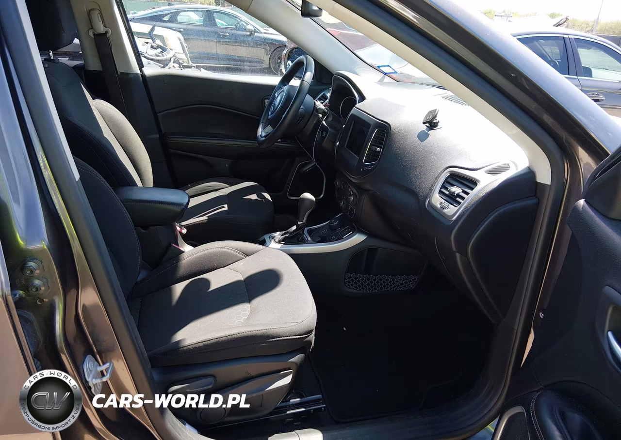 2018 Jeep Compass Sport 4X4 VIN:3C4NJDAB4JT190917 - 5