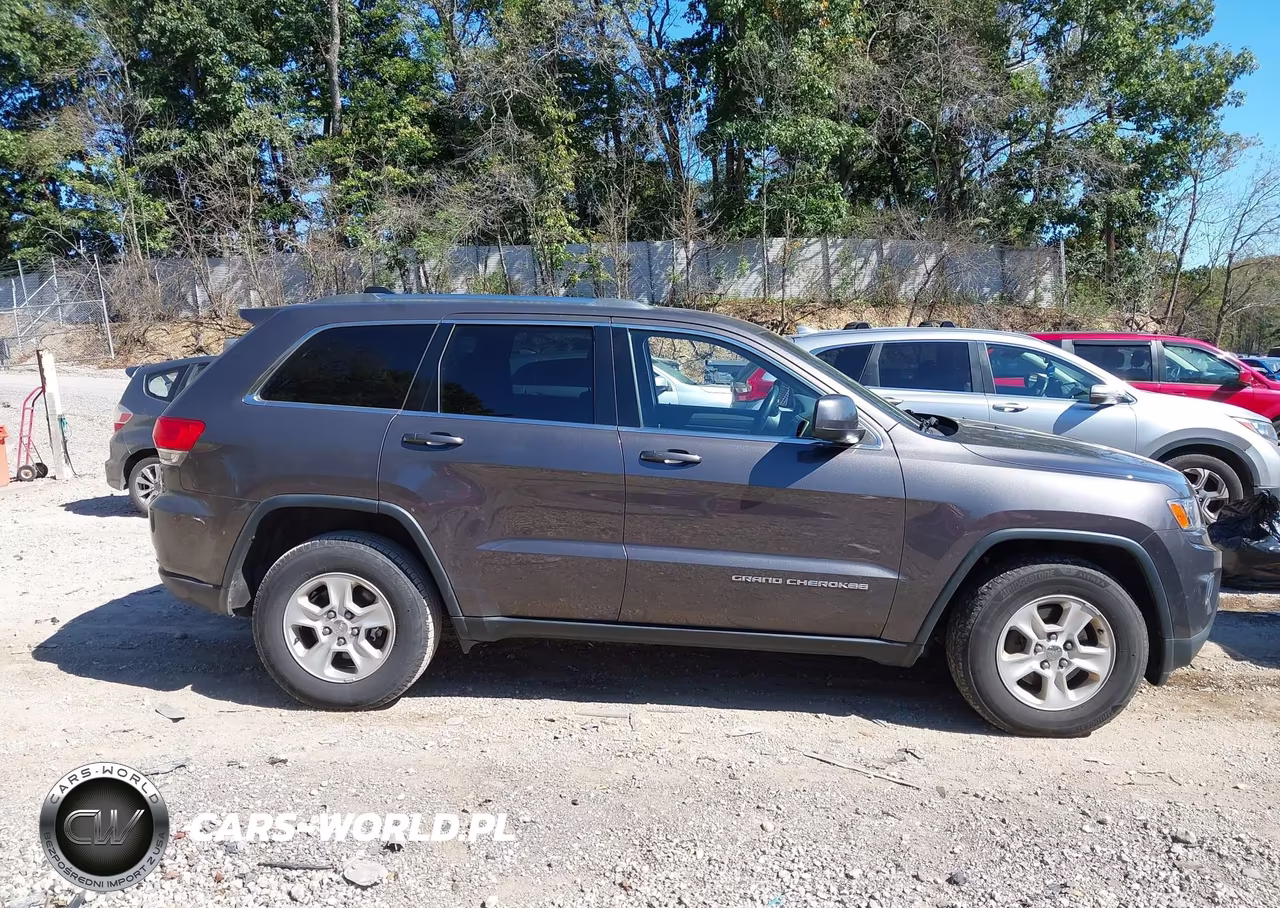 2015 Jeep Grand Cherokee Laredo VIN:1C4RJFAG4FC905657 - 13