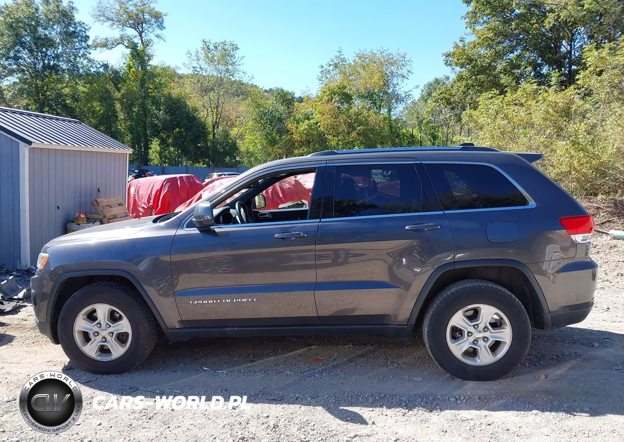 2015 Jeep Grand Cherokee Laredo VIN:1C4RJFAG4FC905657 - 14