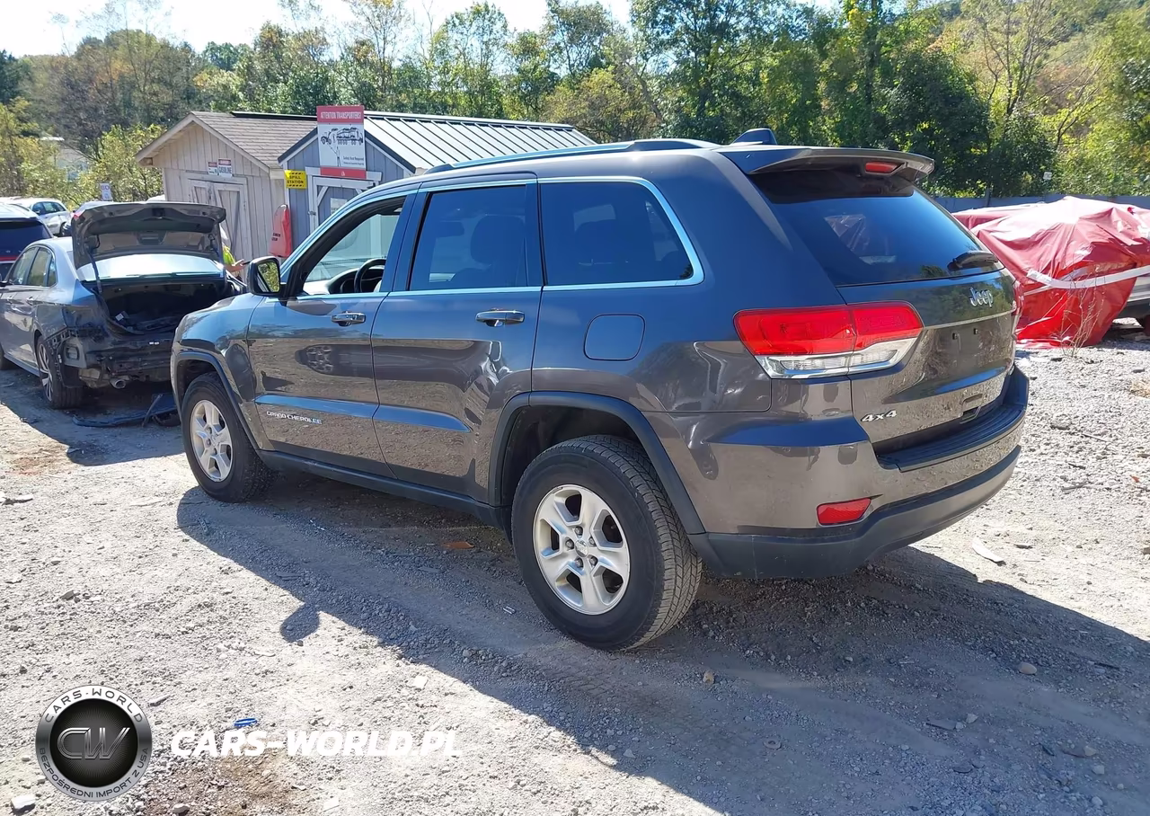 2015 Jeep Grand Cherokee Laredo VIN:1C4RJFAG4FC905657 - 3