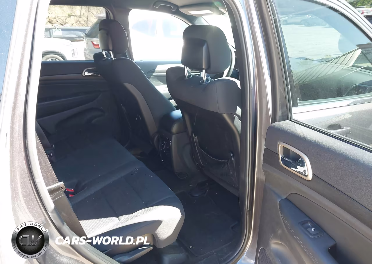 2015 Jeep Grand Cherokee Laredo VIN:1C4RJFAG4FC905657 - 8