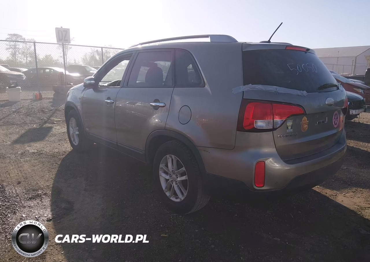 2014 Kia Sorento Lx VIN:5XYKTCA68EG450050 - 3