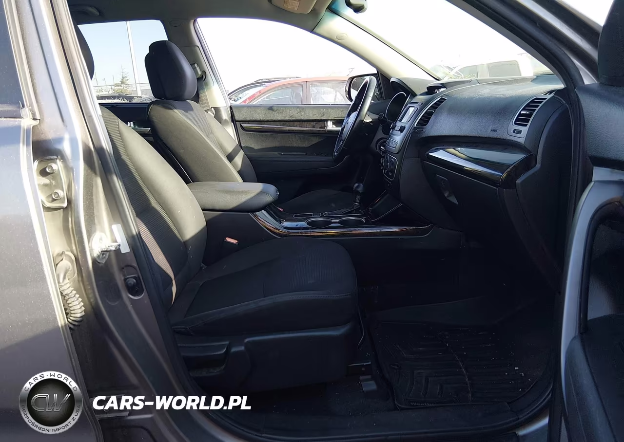2014 Kia Sorento Lx VIN:5XYKTCA68EG450050 - 5