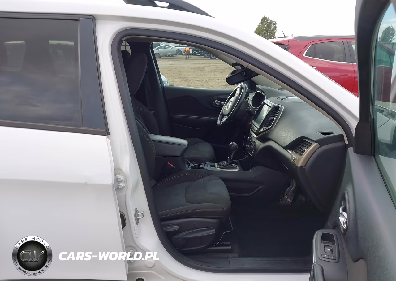 2016 Jeep Cherokee Altitude VIN:1C4PJLCB7GW127877 - 5