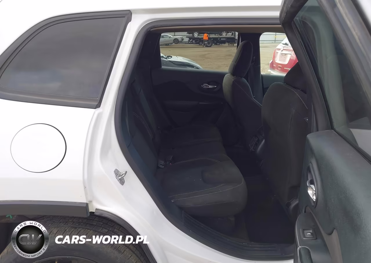 2016 Jeep Cherokee Altitude VIN:1C4PJLCB7GW127877 - 8