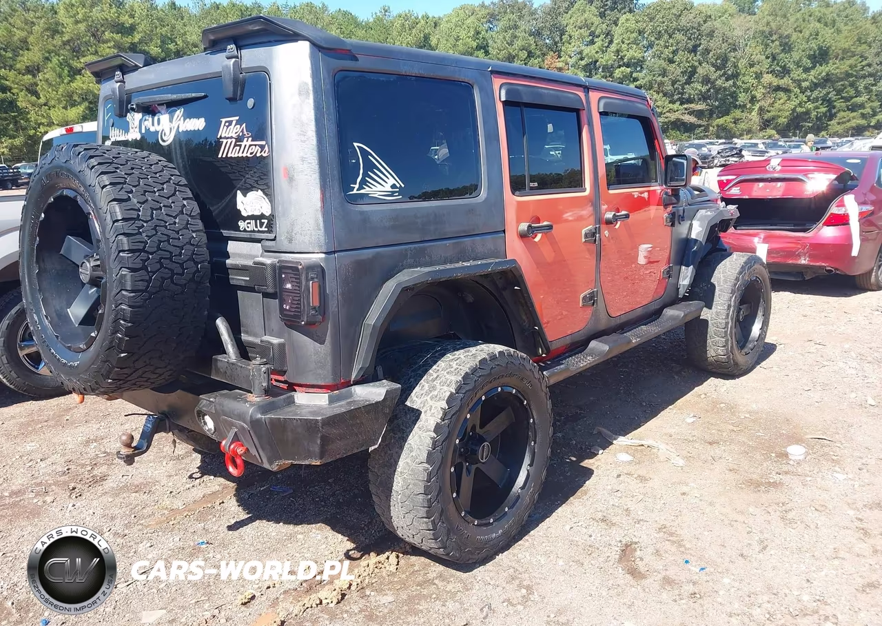 2013 Jeep Wrangler Unlimited Sahara VIN:1C4HJWEG8DL625727 - 4